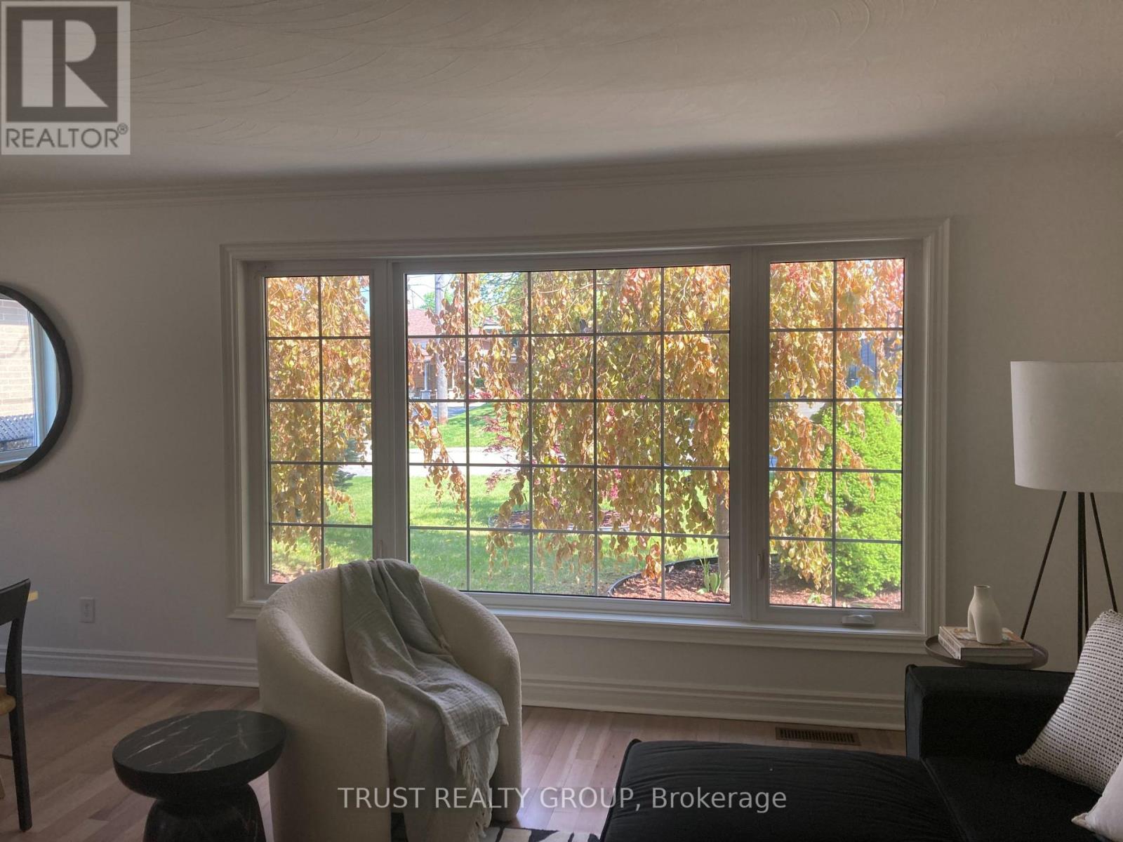 9 Del Ria Drive, Toronto, Ontario  M6L 1L9 - Photo 7 - W13146586