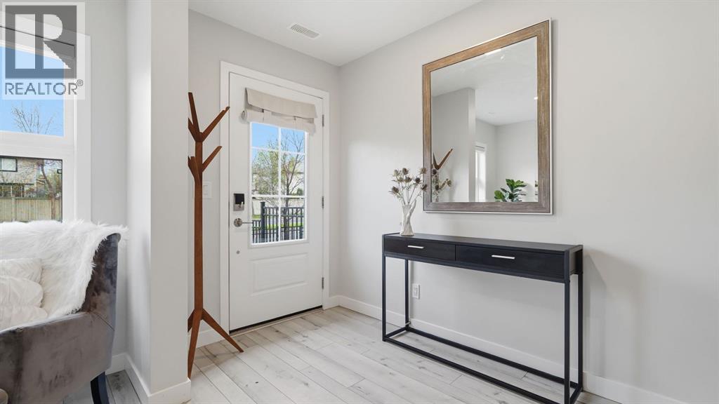 99 Les Jardins Park SE, Calgary, Alberta  T2C 5V3 - Photo 3 - A2300587