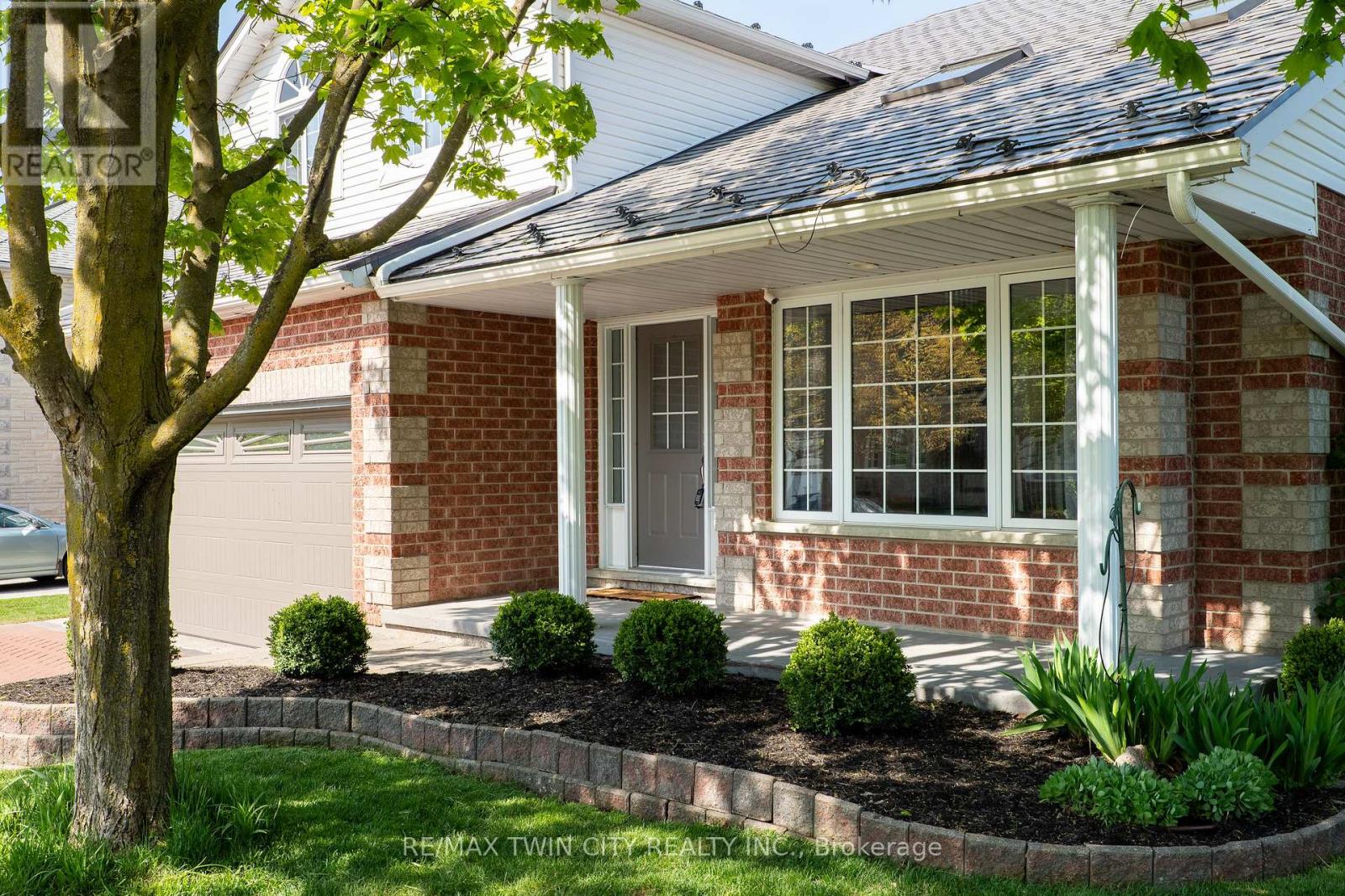 314 Old Chicopee Trail, Kitchener, Ontario  N2A 4C8 - Photo 3 - X13147942