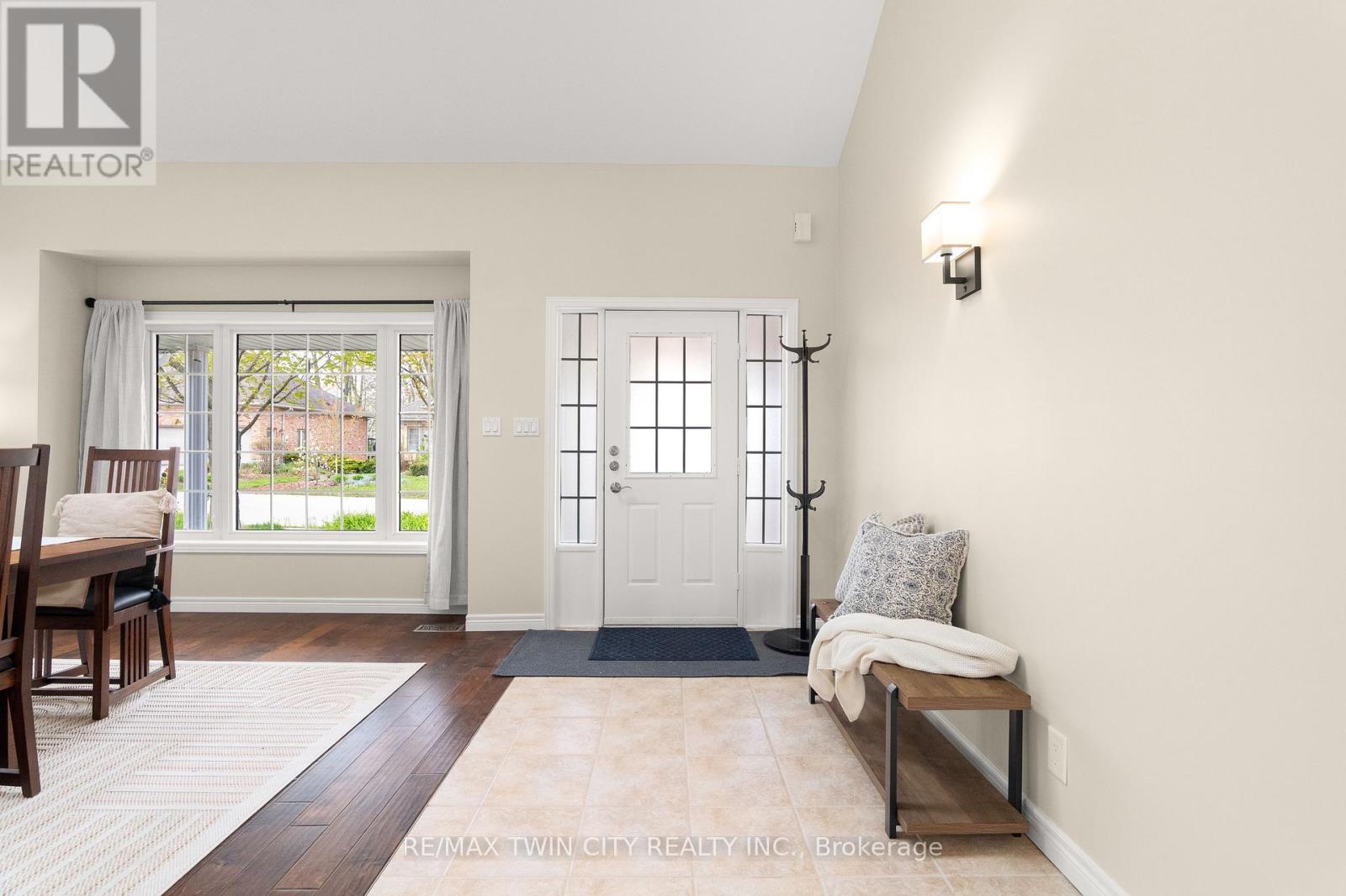 314 Old Chicopee Trail, Kitchener, Ontario  N2A 4C8 - Photo 4 - X13147942