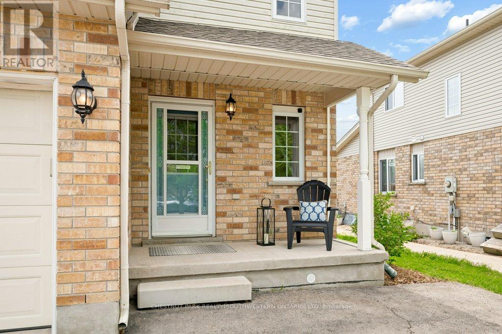 76 Stiefelmeyer Crescent, Wilmot, Ontario  N3A 2L2 - Photo 4 - X13148098