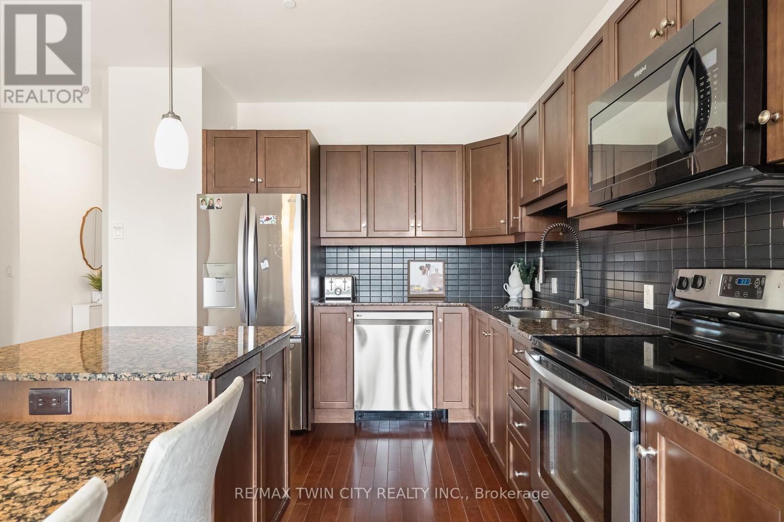 405 - 223 Erb Street W, Waterloo, Ontario  N2L 0B3 - Photo 10 - X13147752