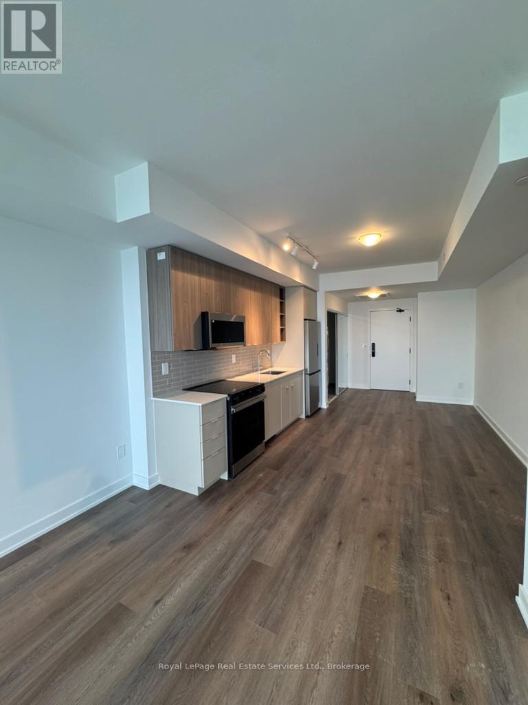 2105 - 2075 LAKESHORE ROAD