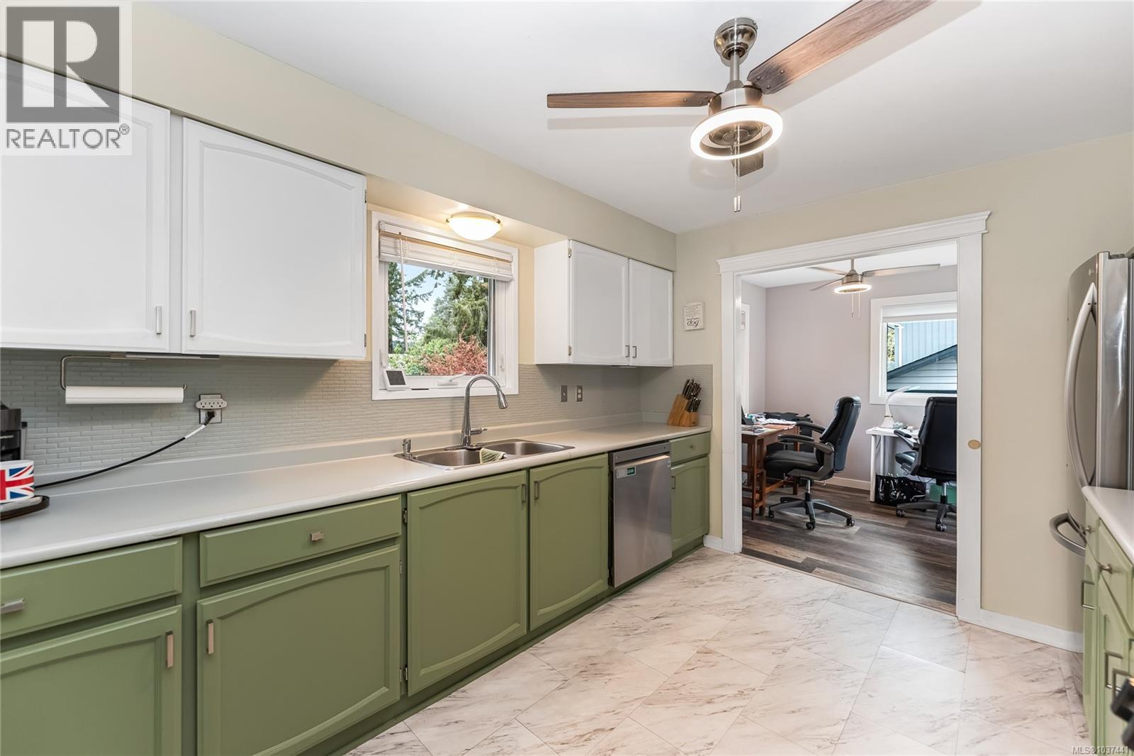955 Sluggett Rd, Central Saanich, British Columbia  V8M 1E4 - Photo 10 - 1037441