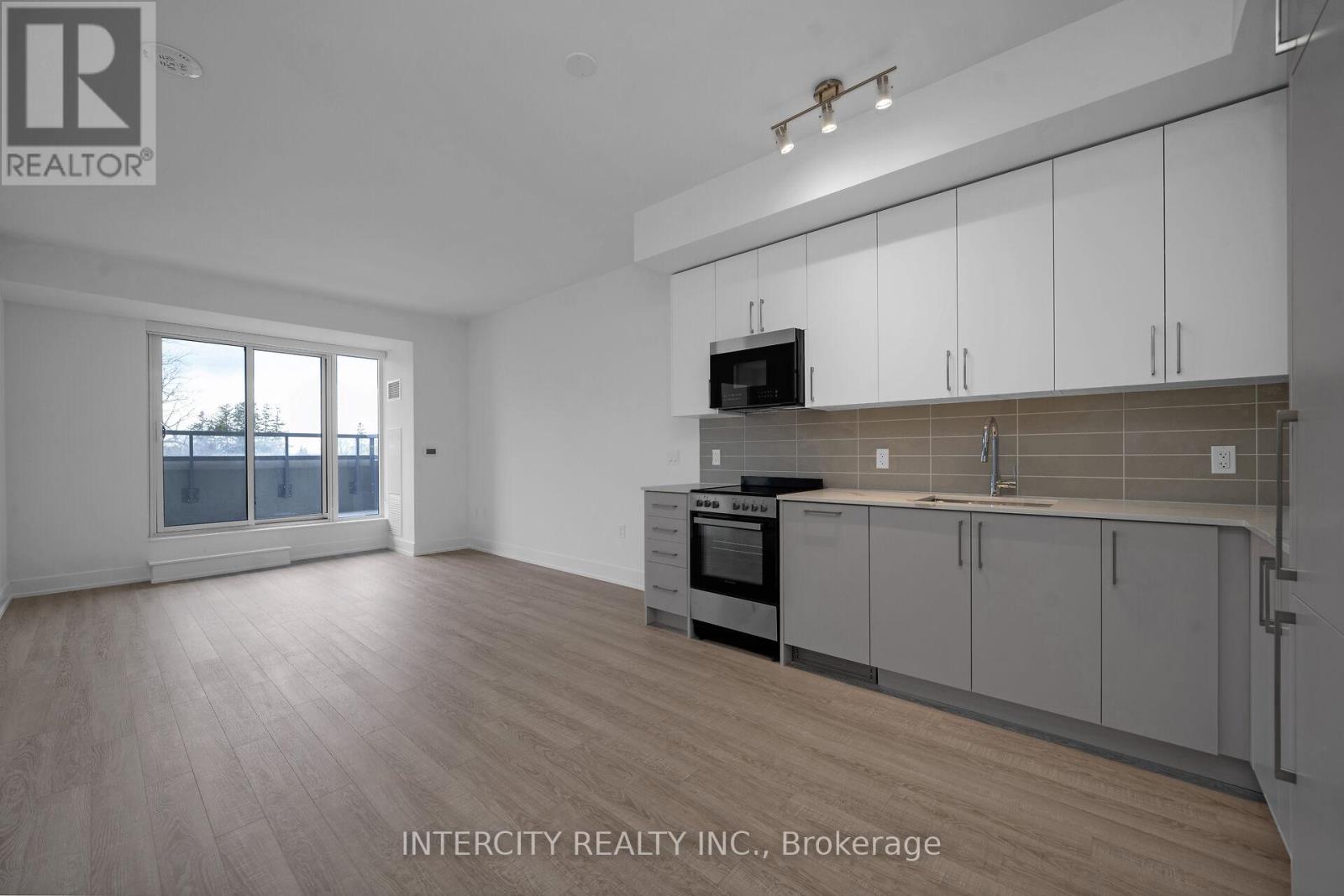 321 - 2075 King Road, King, Ontario  L7B 0R6 - Photo 12 - N13136768