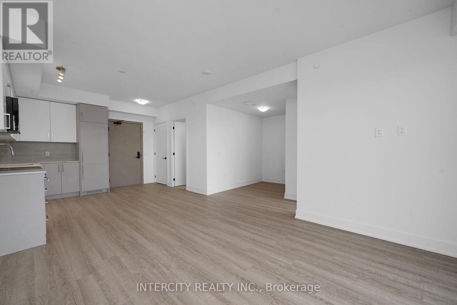 321 - 2075 King Road, King, Ontario  L7B 0R6 - Photo 18 - N13136768