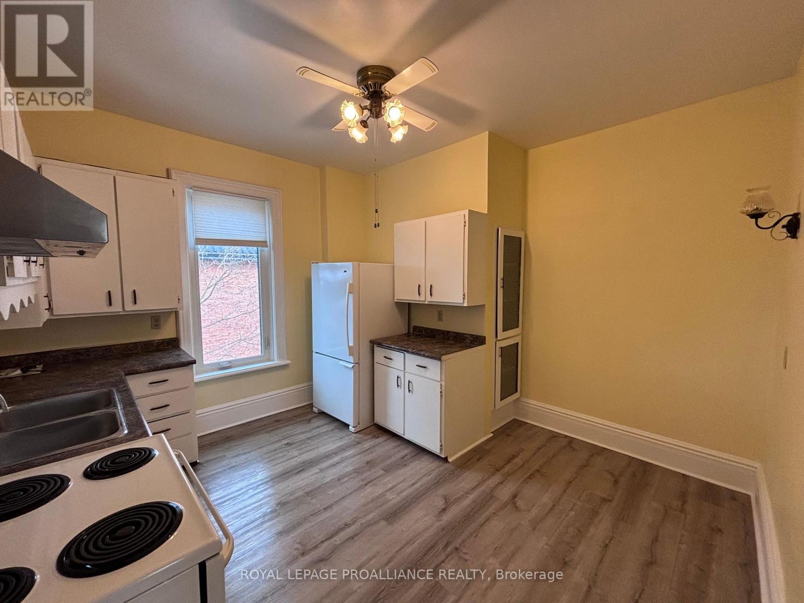 36 Sussex Street N, Kawartha Lakes, Ontario  K9V 3N7 - Photo 13 - X12850542