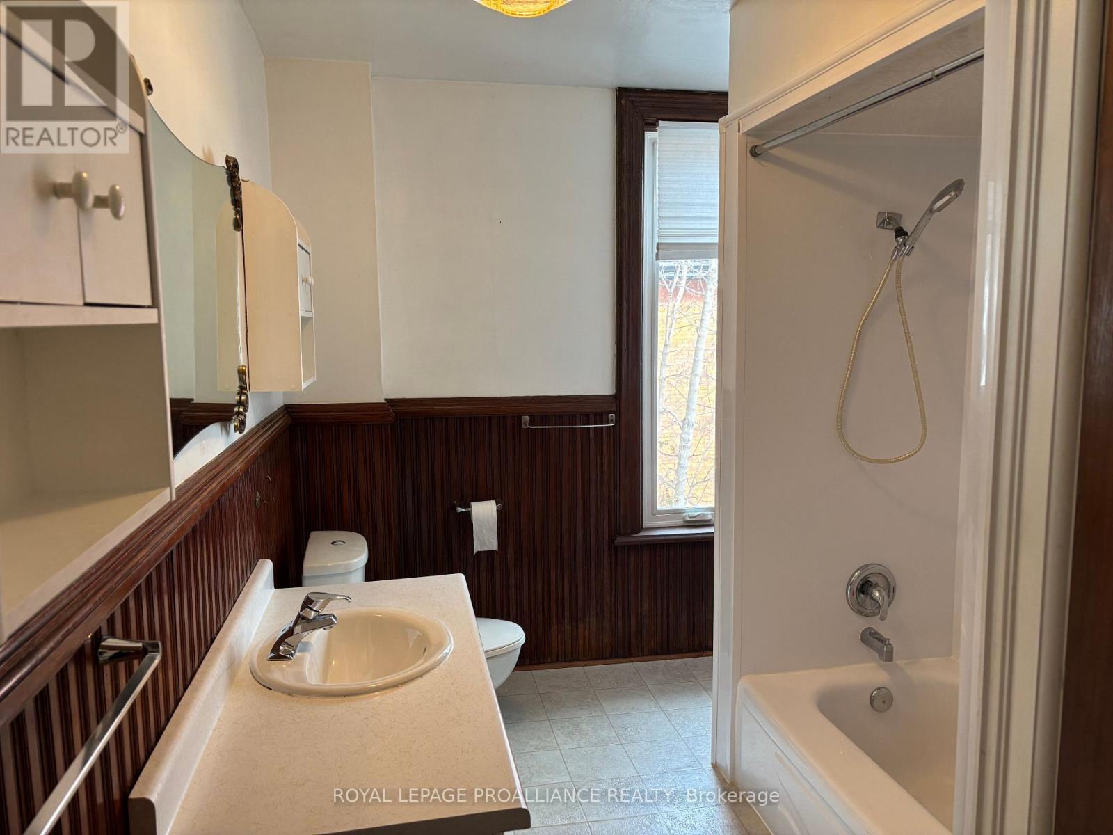 36 Sussex Street N, Kawartha Lakes, Ontario  K9V 3N7 - Photo 27 - X12850542