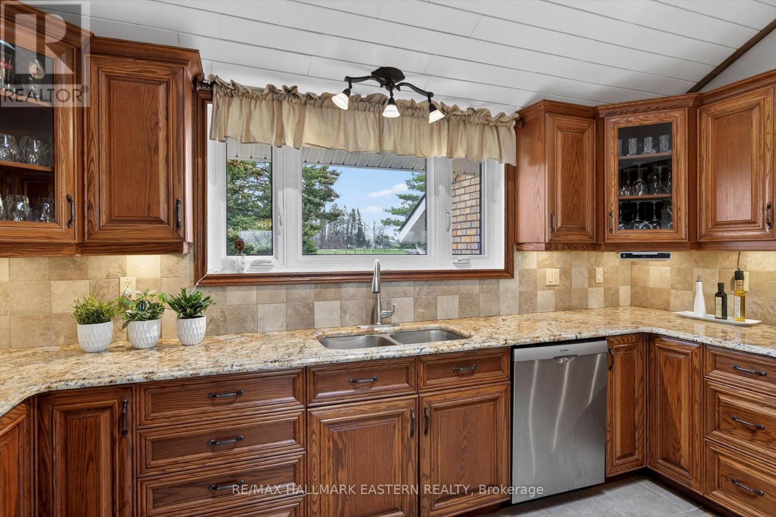 1229 Morton Line, Cavan Monaghan, Ontario  L0A 1C0 - Photo 12 - X13075004