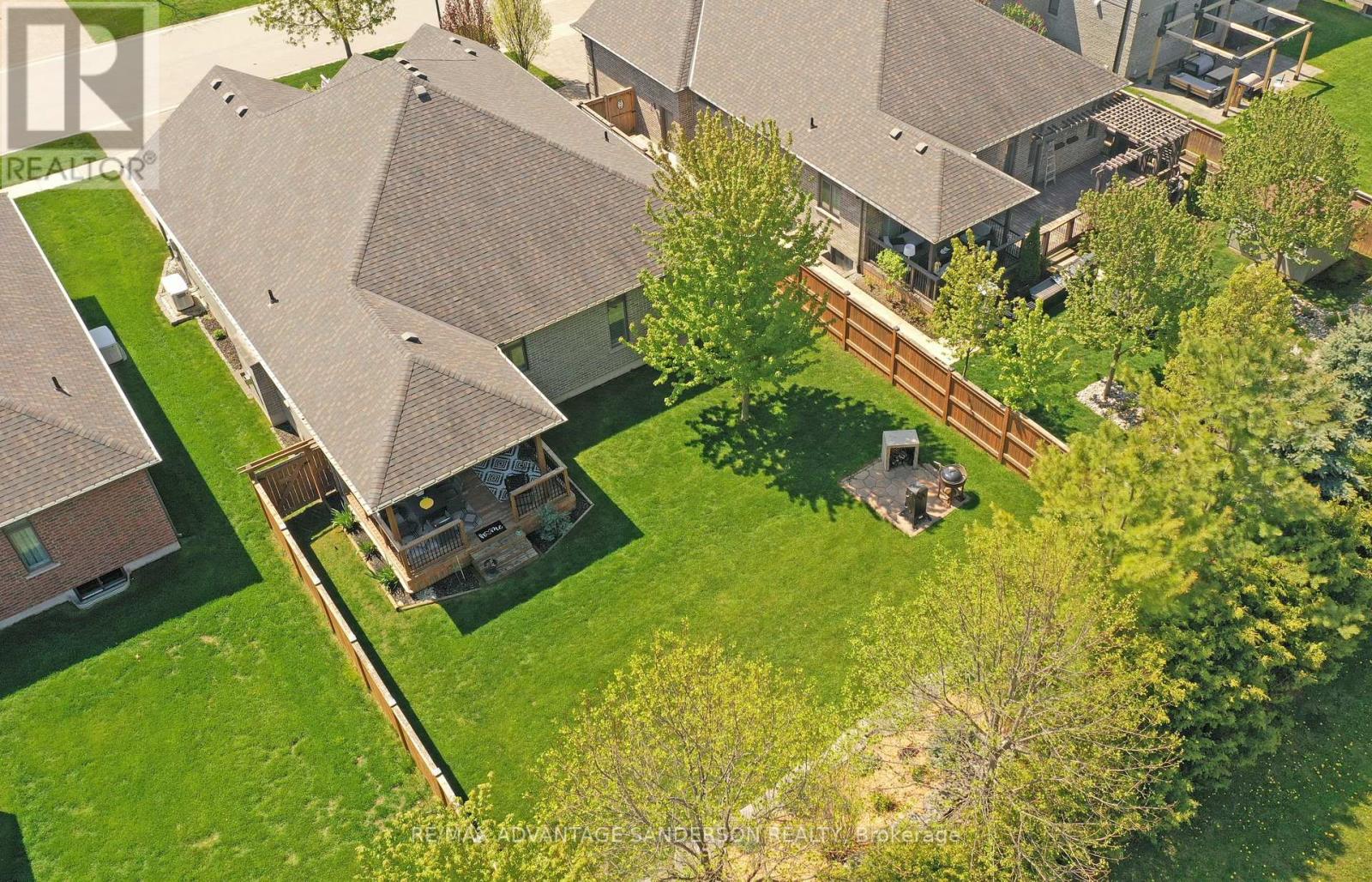 23 Mayapple Crescent, Middlesex Centre, Ontario  N0M 2A0 - Photo 2 - X12997282