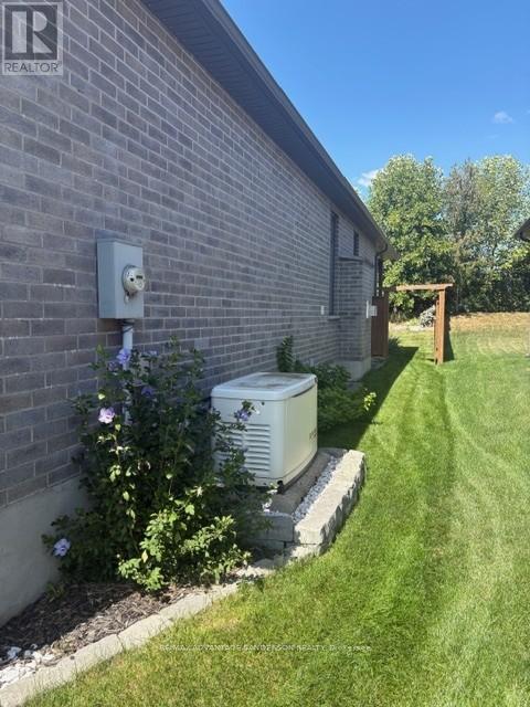 23 Mayapple Crescent, Middlesex Centre, Ontario  N0M 2A0 - Photo 42 - X12997282