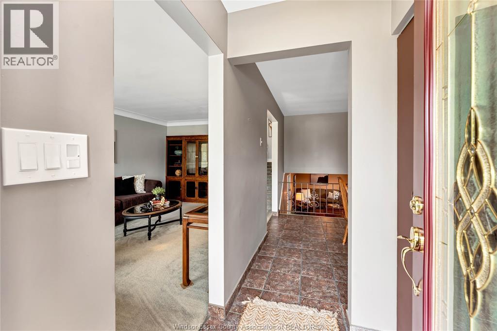 12240 Cedarwood, Tecumseh, Ontario  N8N 2W2 - Photo 6 - 26011567