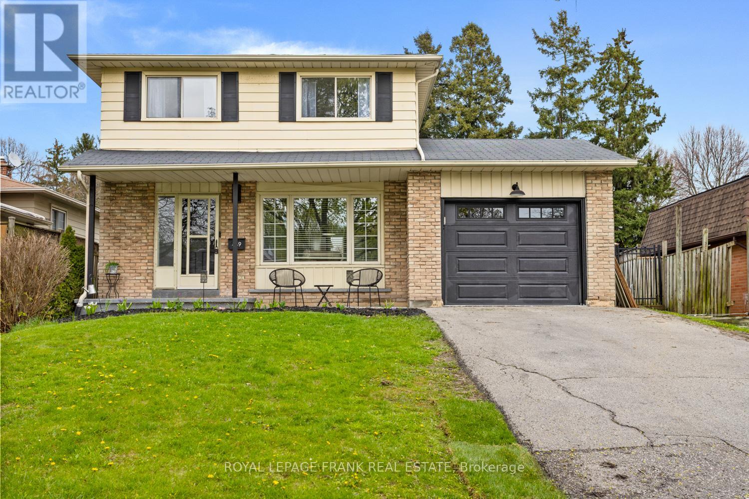 449 Lanark Drive, Oshawa, Ontario L1J 5W8 - Photo 3 - E13148280