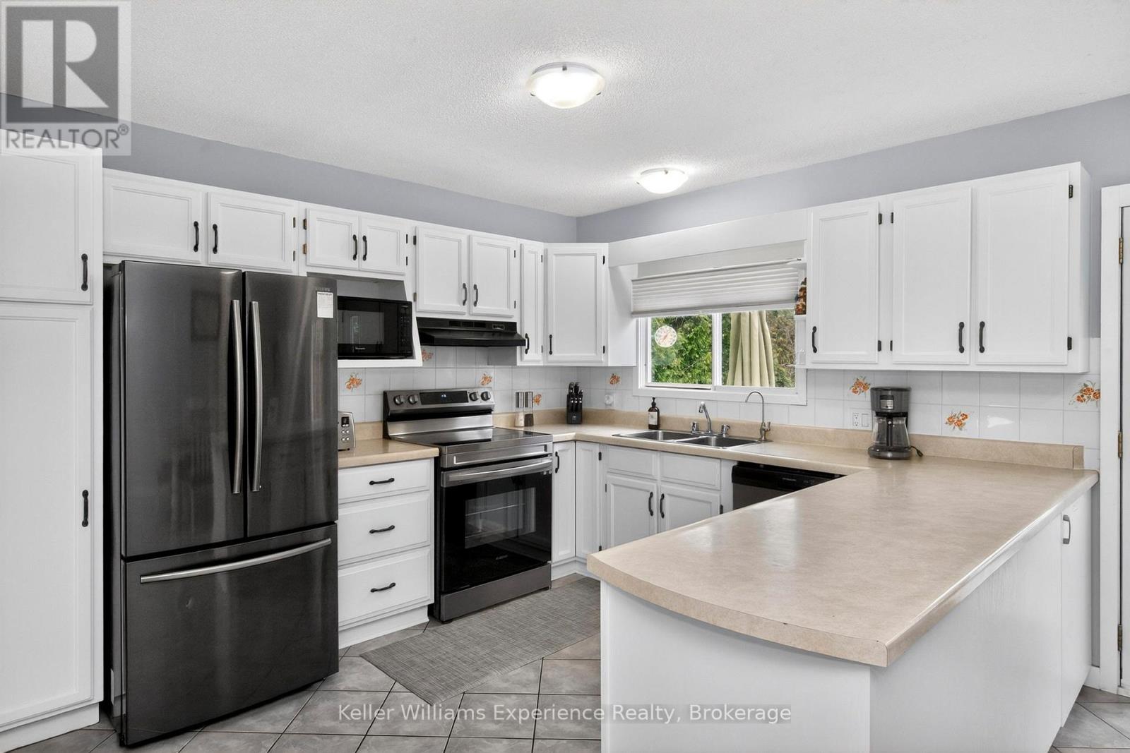 72 Bay Street, Tay (Victoria Harbour), Ontario  L0K 2A0 - Photo 4 - S13148320