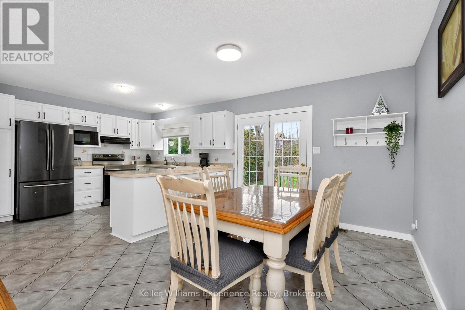72 Bay Street, Tay (Victoria Harbour), Ontario  L0K 2A0 - Photo 8 - S13148320