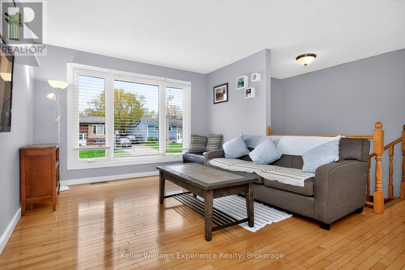 72 Bay Street, Tay (Victoria Harbour), Ontario  L0K 2A0 - Photo 9 - S13148320