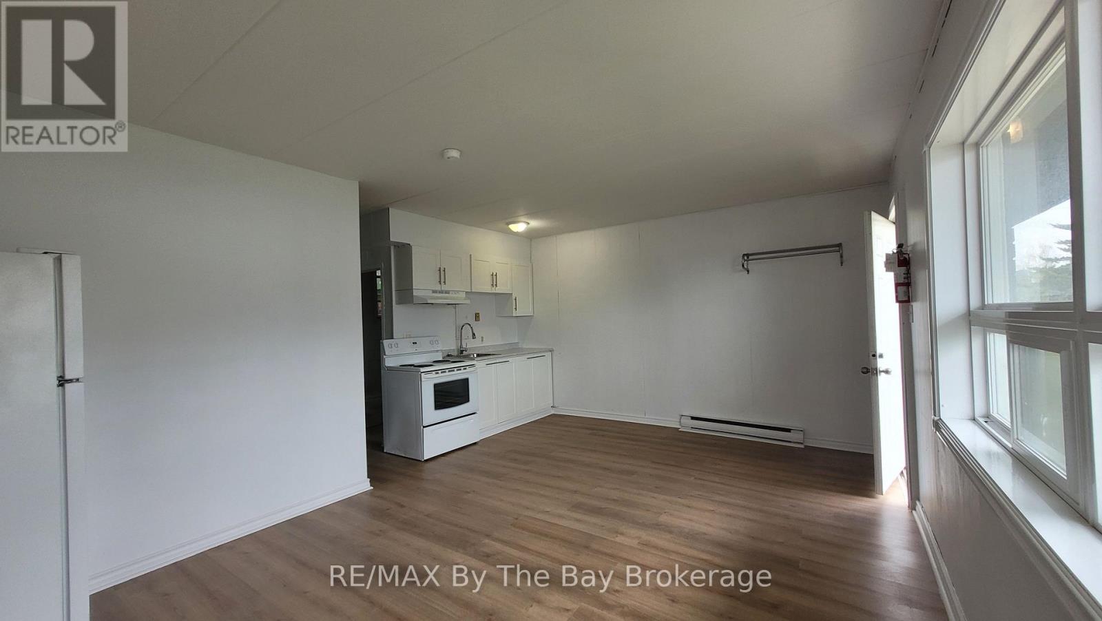 A06 - 280 River Road E, Wasaga Beach, Ontario  L9Z 2L7 - Photo 4 - S13148454