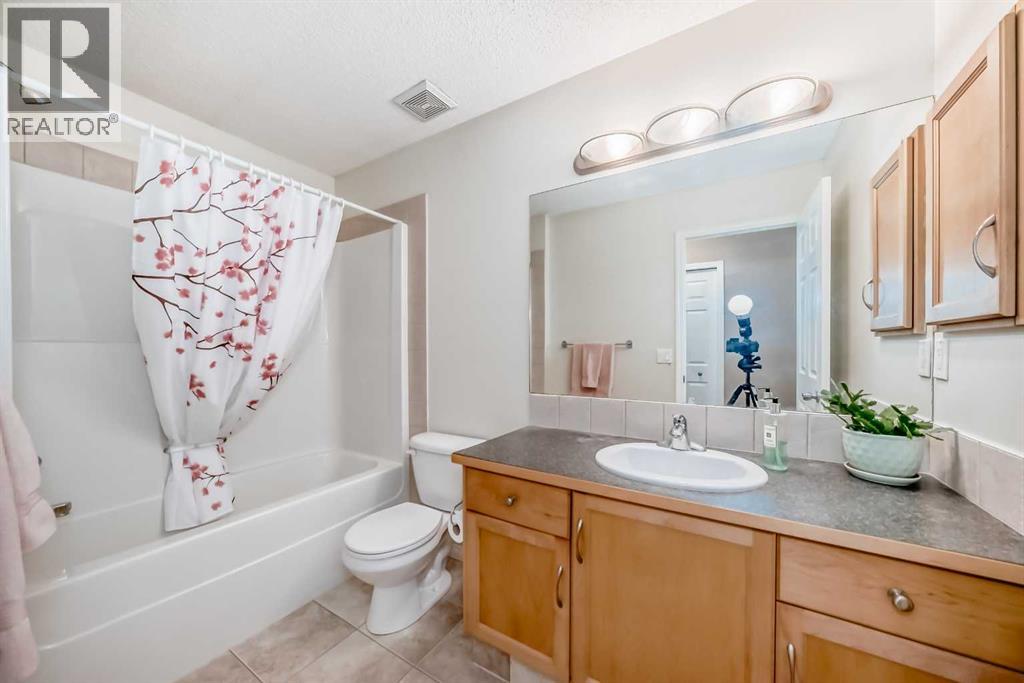 137 Luxstone Way SW, Airdrie, Alberta  T4B 3C2 - Photo 30 - A2305690