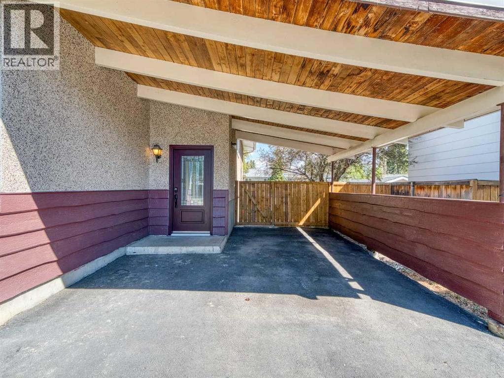 83 Brazeau Crescent SW, Calgary, Alberta  T2W 0Z2 - Photo 2 - A2310572