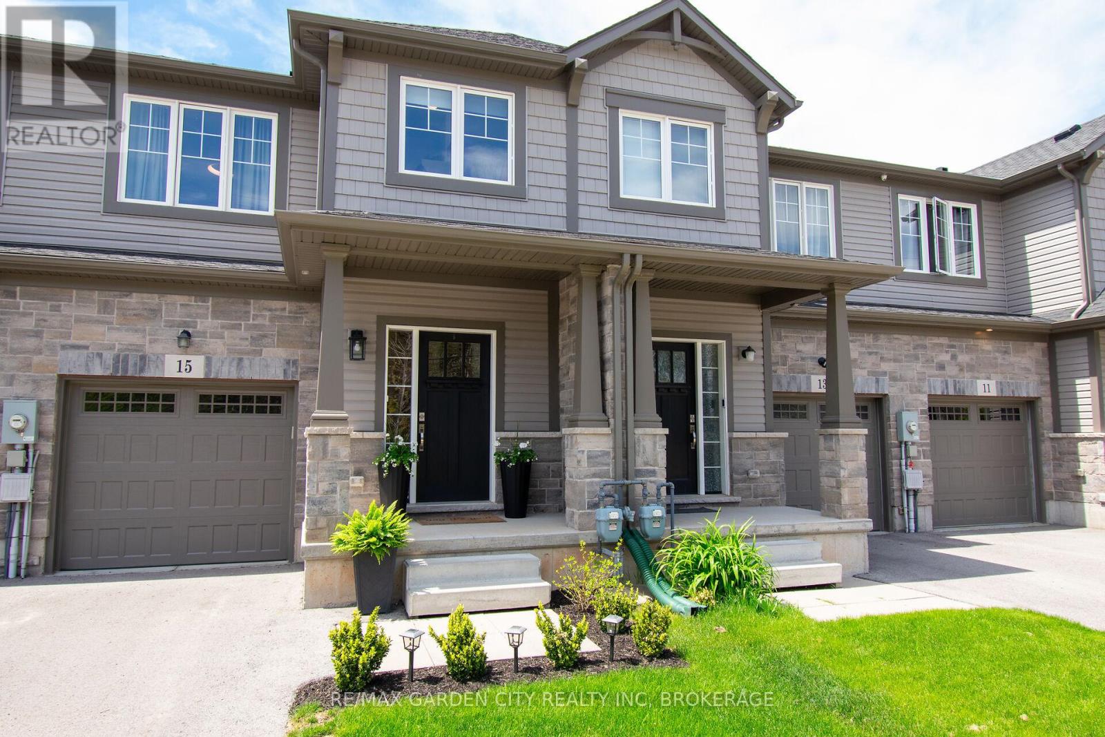 15 LYMBURNER STREET, Pelham, Ontario
