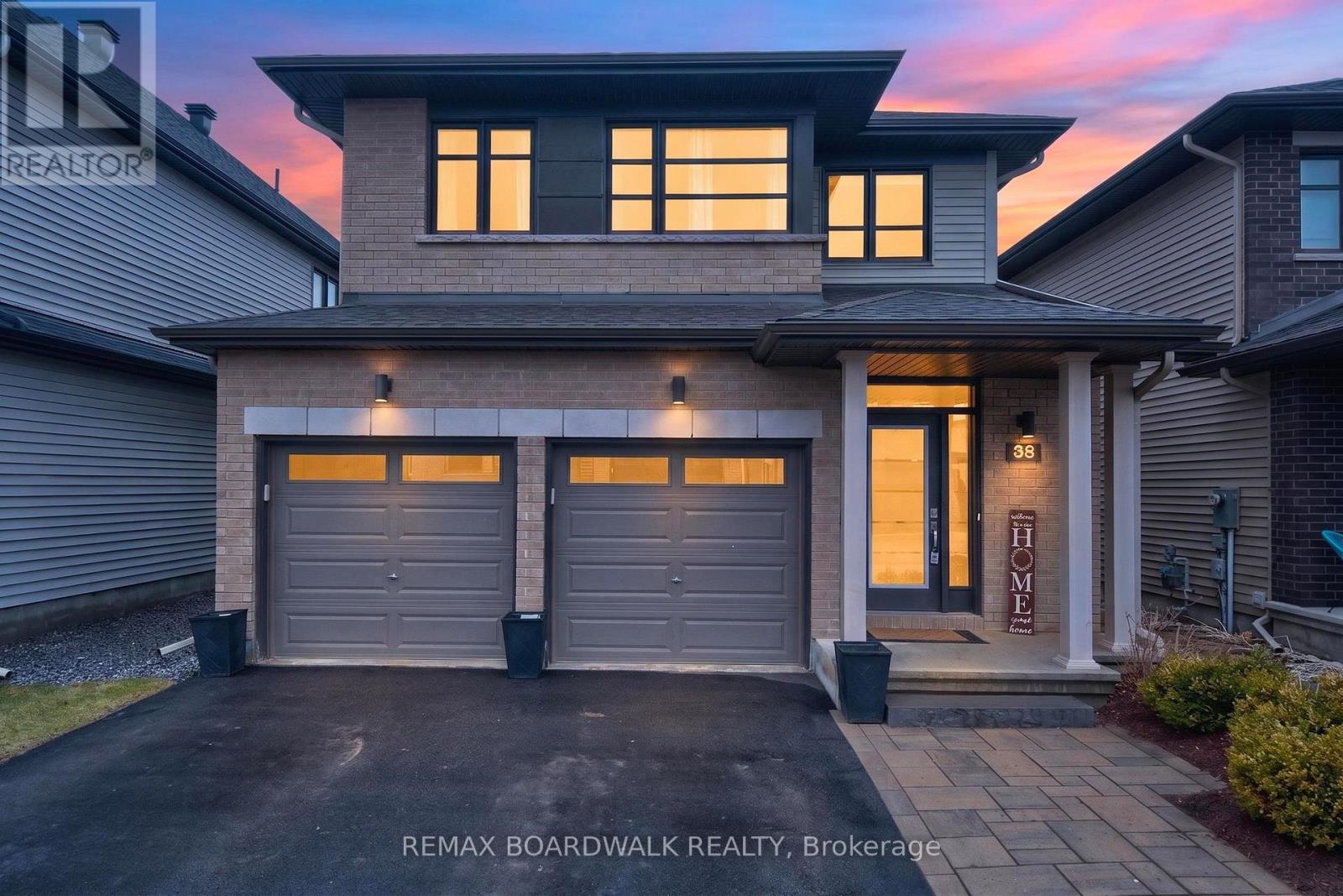38 THUNDERBOLT STREET, Ottawa, Ontario