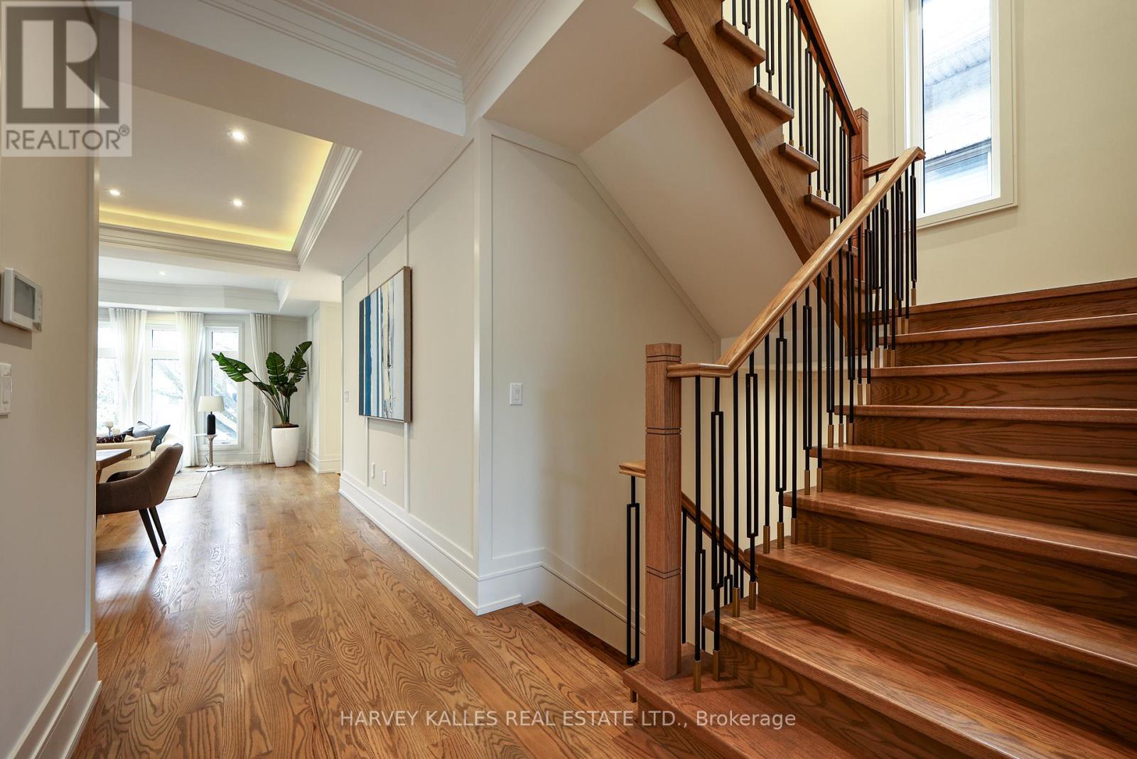 261 Brooke Avenue, Toronto, Ontario  M5M 2L1 - Photo 13 - C13148106