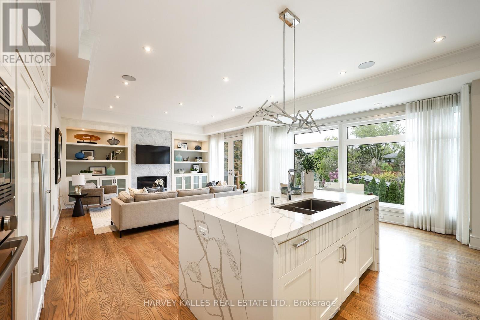 261 Brooke Avenue, Toronto, Ontario  M5M 2L1 - Photo 14 - C13148106