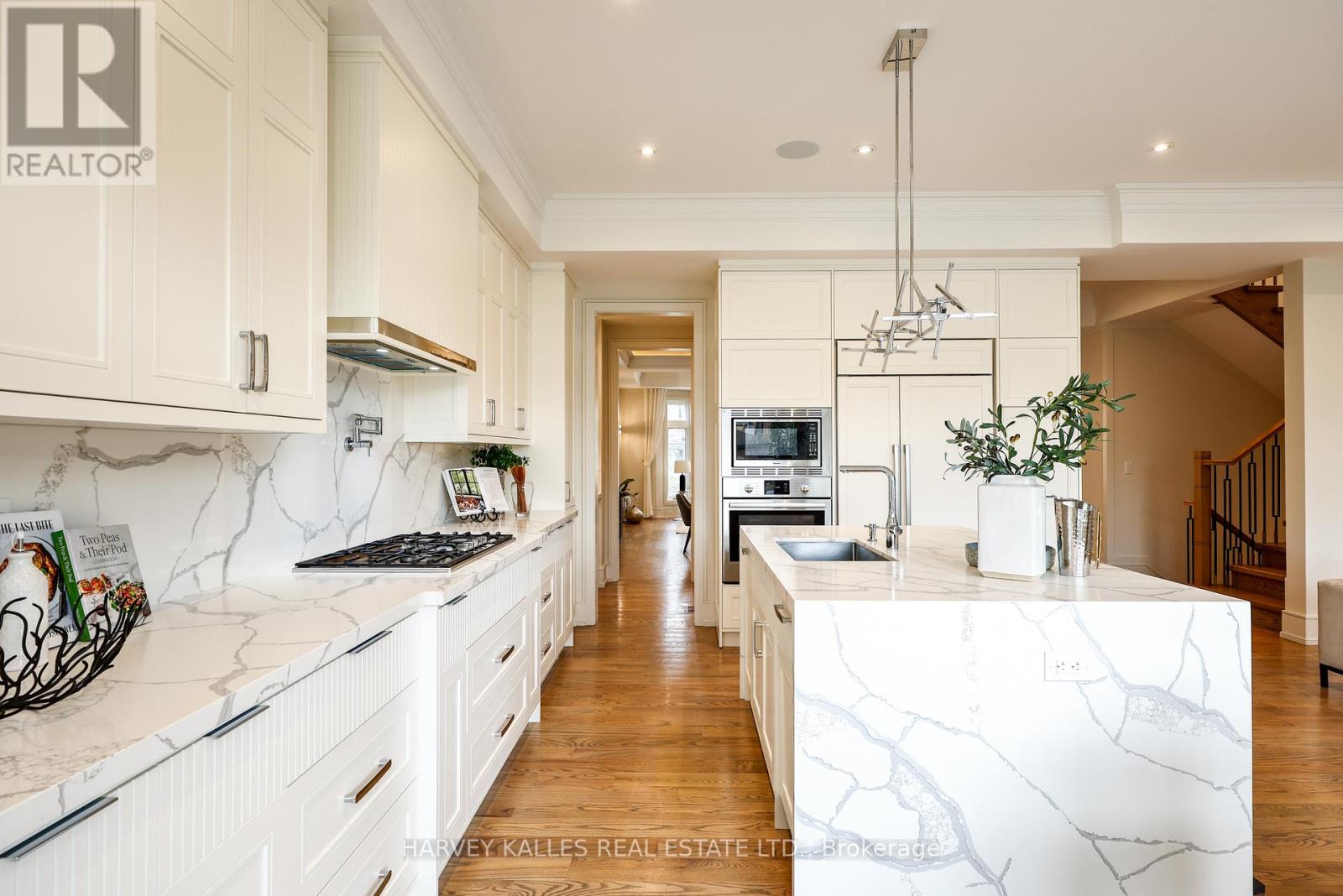 261 Brooke Avenue, Toronto, Ontario  M5M 2L1 - Photo 17 - C13148106
