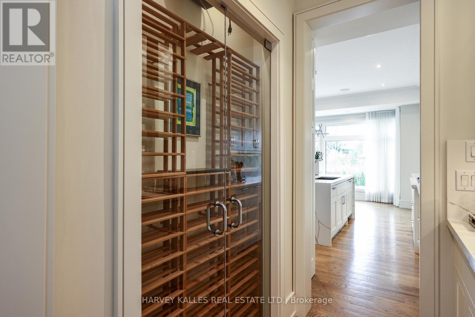 261 Brooke Avenue, Toronto, Ontario  M5M 2L1 - Photo 18 - C13148106