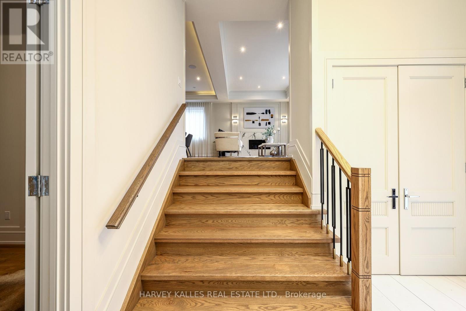 261 Brooke Avenue, Toronto, Ontario  M5M 2L1 - Photo 6 - C13148106