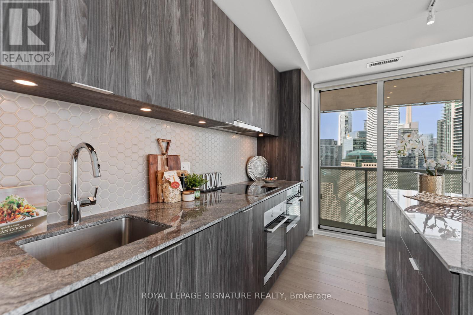 3305 - 15 Queens Quay E, Toronto, Ontario  M5E 0C5 - Photo 35 - C13148552
