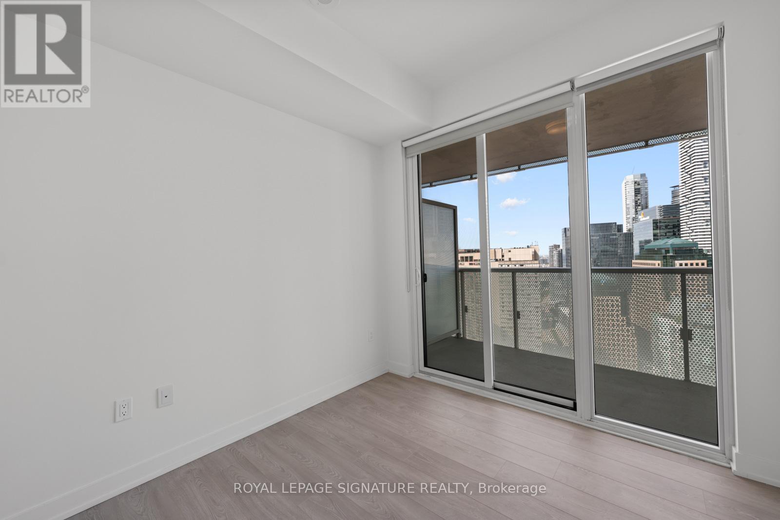 3305 - 15 Queens Quay E, Toronto, Ontario  M5E 0C5 - Photo 6 - C13148552