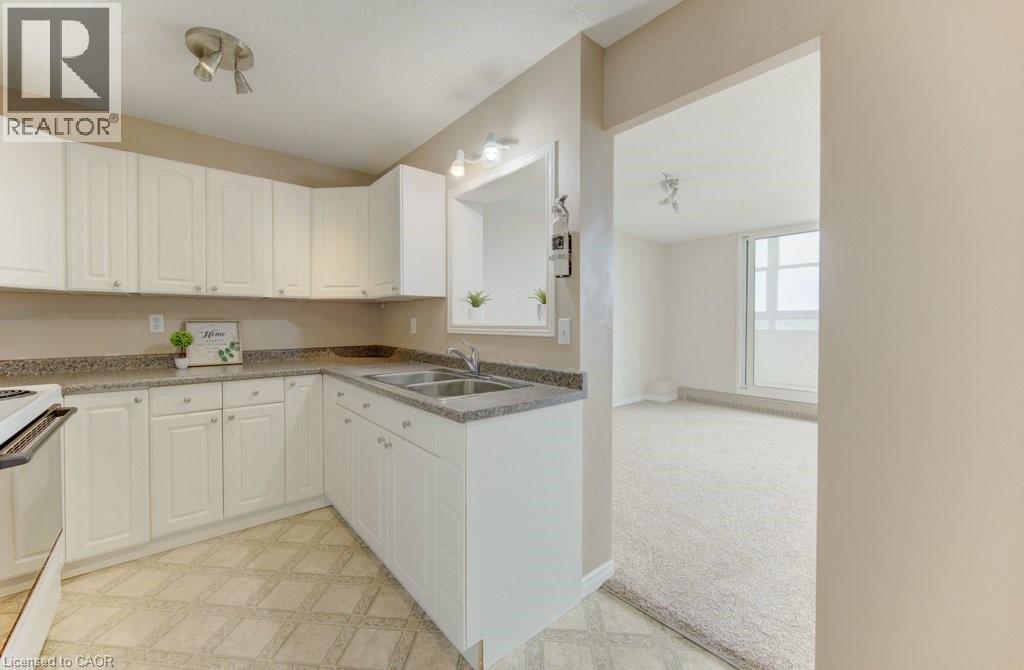 225 Harvard Place Unit# 1711, Waterloo, Ontario  N2N 1C3 - Photo 15 - 40831479