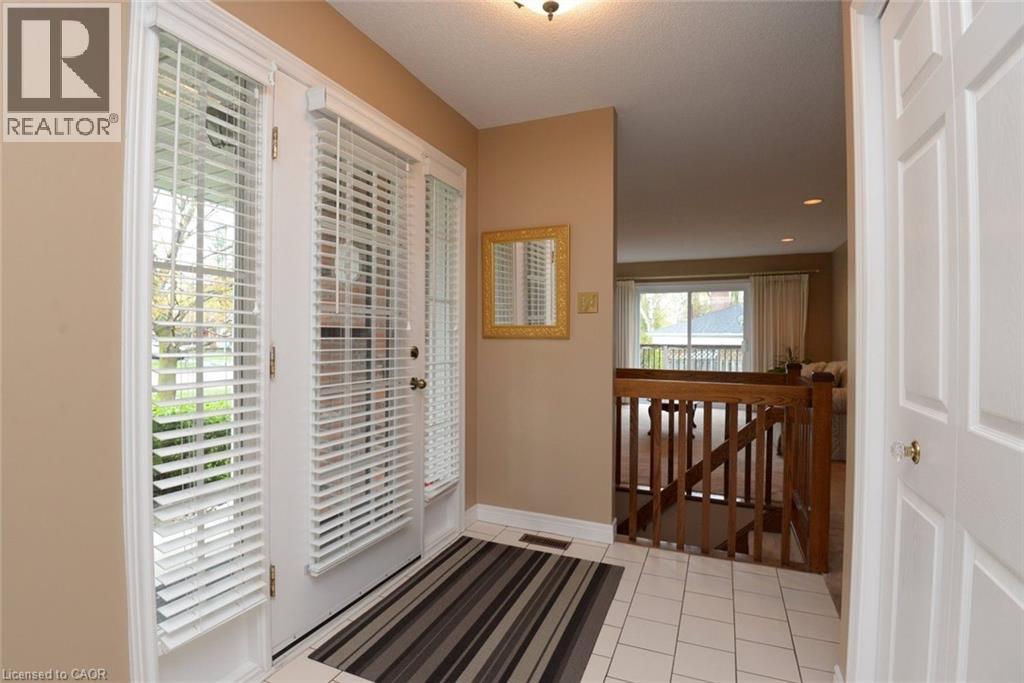 210 Fiddlers Green Road Unit# 1, Ancaster, Ontario  L9G 1W6 - Photo 4 - 40831319