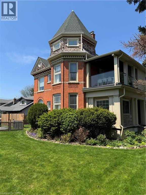 307 Queenston Street Unit# Lower, St. Catharines, Ontario  L2P 2X5 - Photo 3 - 40831224