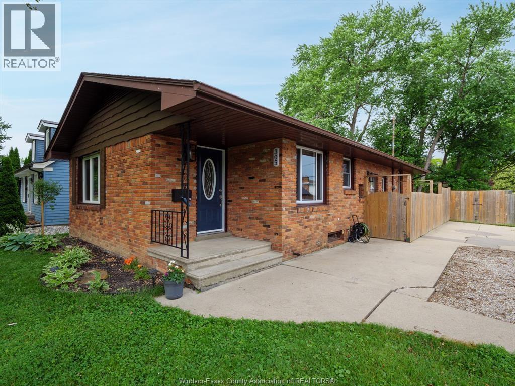 305 Edgewater Boulevard, Tecumseh, Ontario  N8N 2G9 - Photo 1 - 26011541
