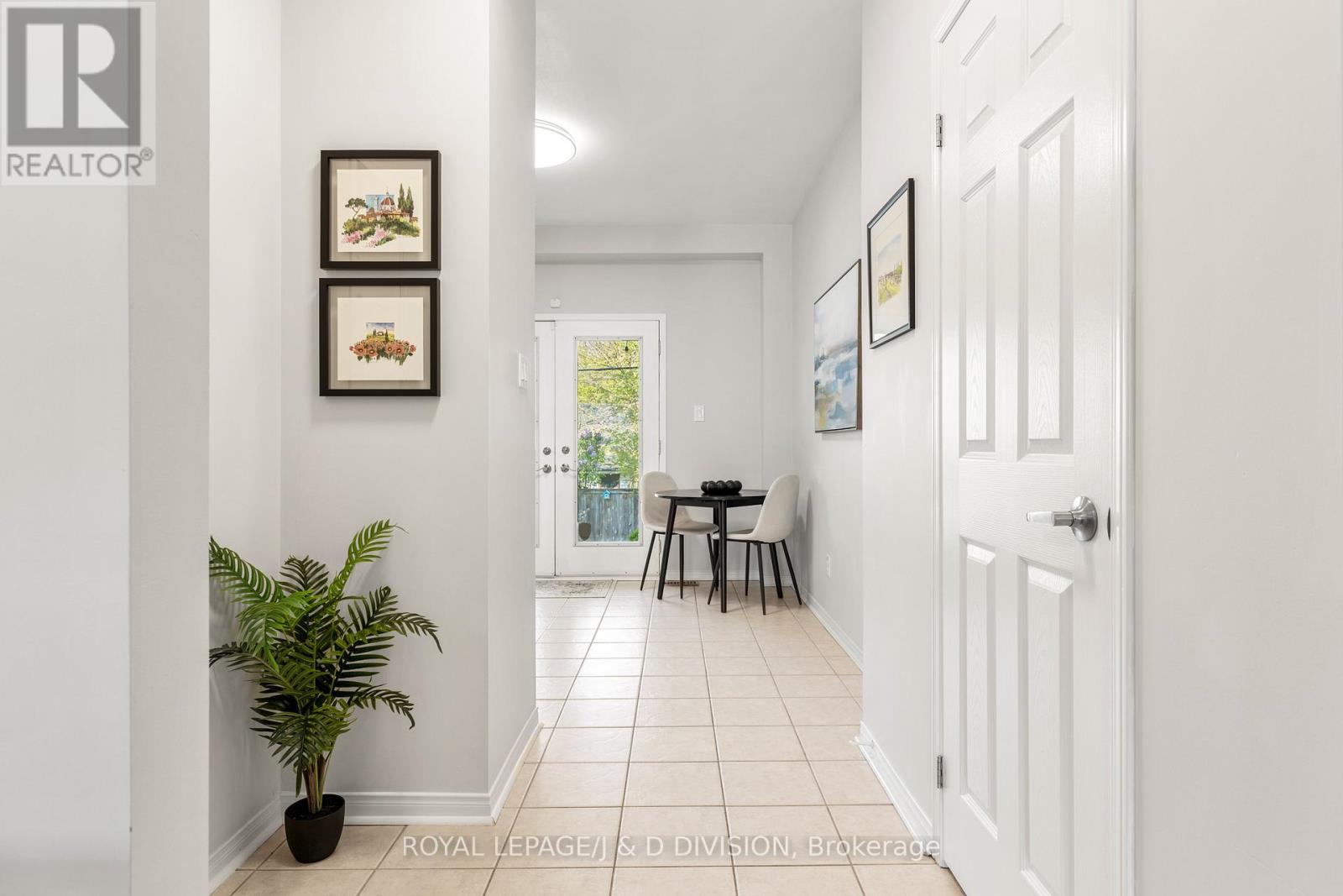 446 Sammon Avenue, Toronto, Ontario M4J 2B2 - Photo 16 - E13148214