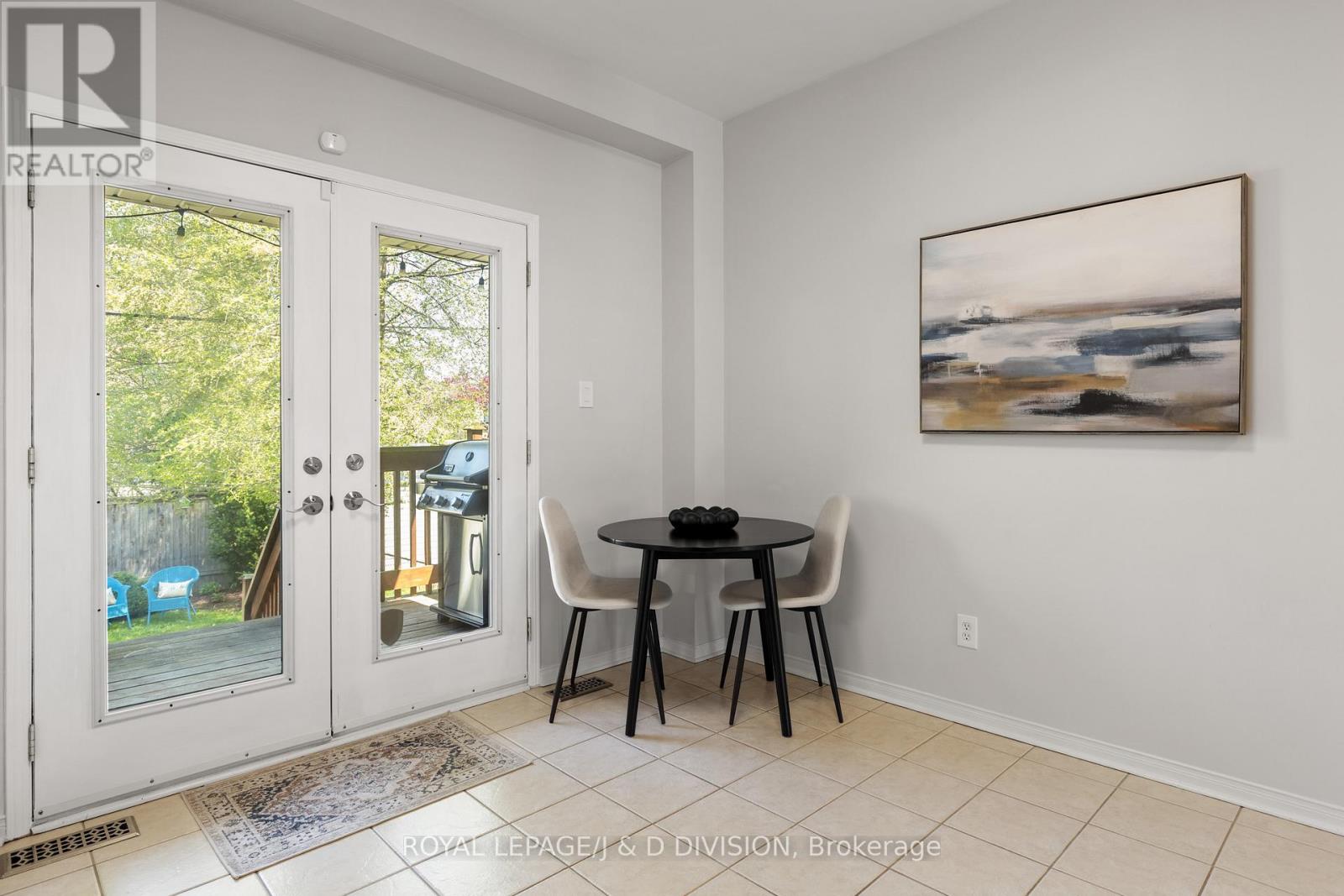 446 Sammon Avenue, Toronto, Ontario M4J 2B2 - Photo 19 - E13148214
