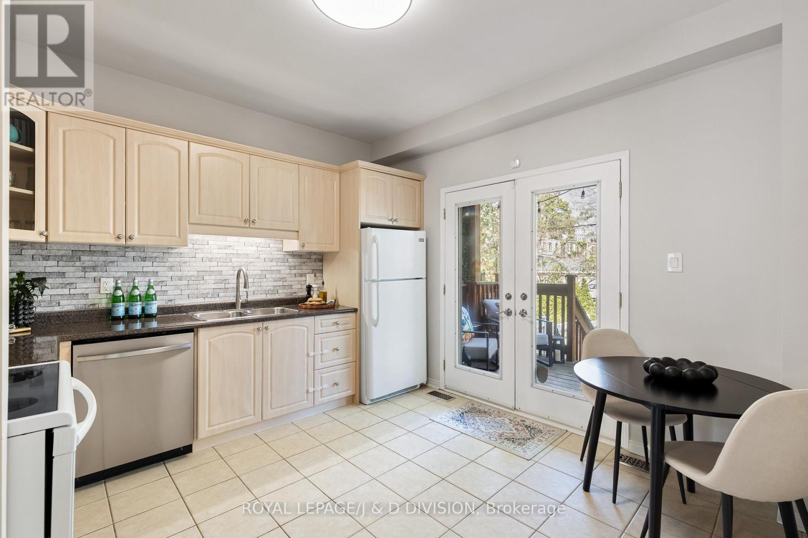 446 Sammon Avenue, Toronto, Ontario M4J 2B2 - Photo 20 - E13148214