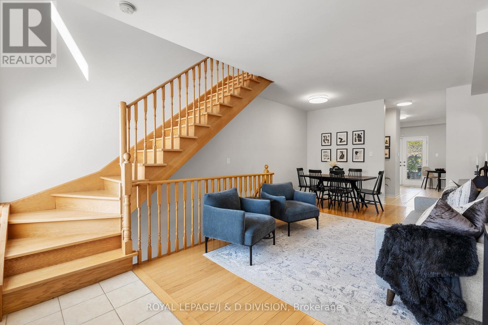 446 Sammon Avenue, Toronto, Ontario M4J 2B2 - Photo 4 - E13148214
