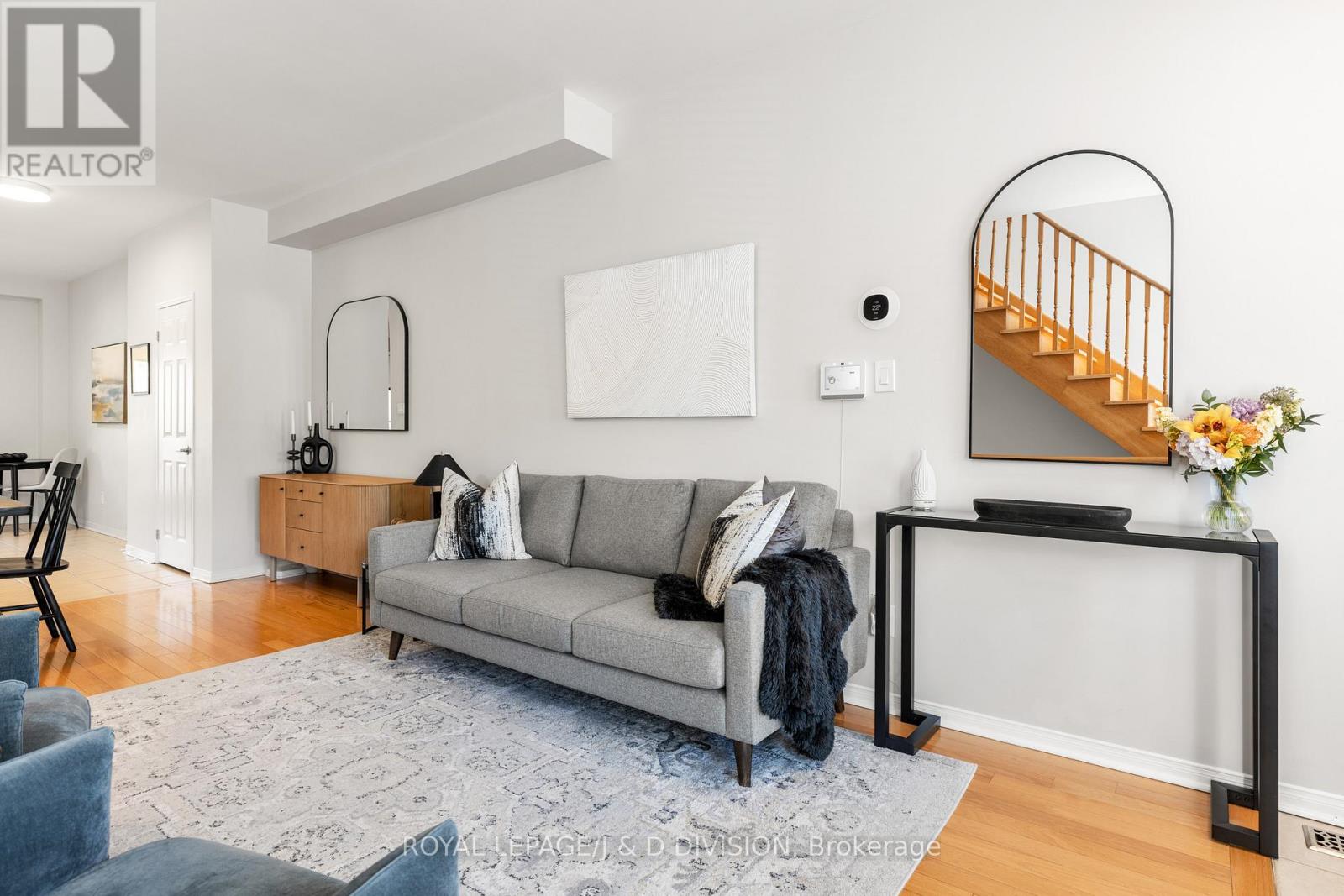 446 Sammon Avenue, Toronto, Ontario M4J 2B2 - Photo 6 - E13148214