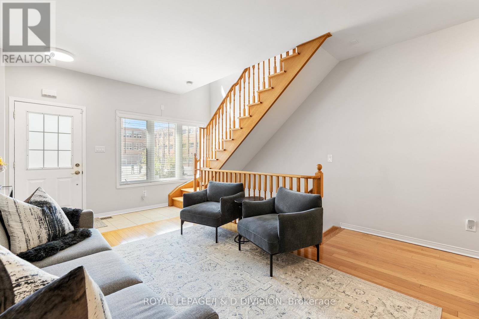 446 Sammon Avenue, Toronto, Ontario M4J 2B2 - Photo 9 - E13148214