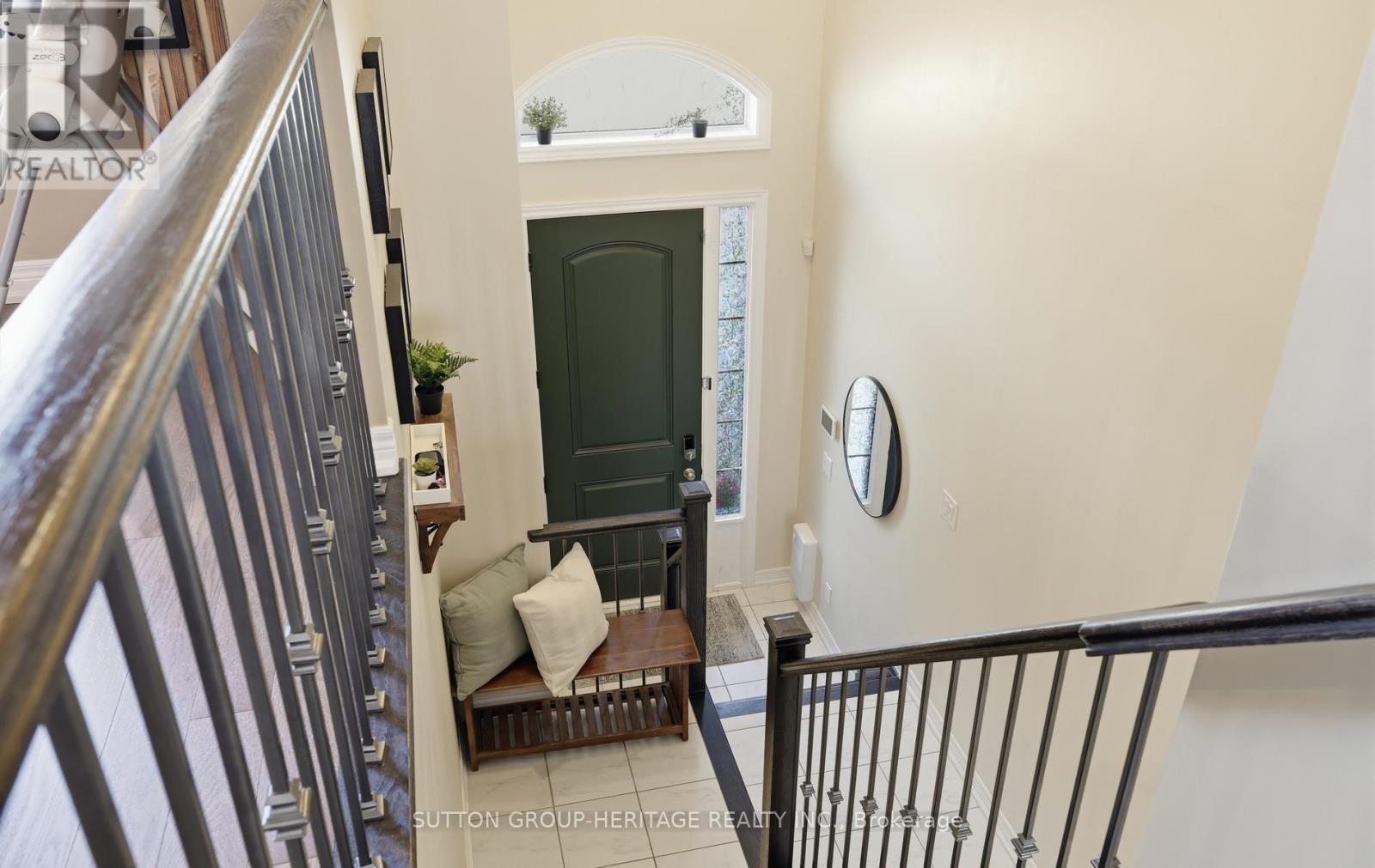 105 Dorian Drive, Whitby, Ontario  L1P 0C8 - Photo 4 - E13148228