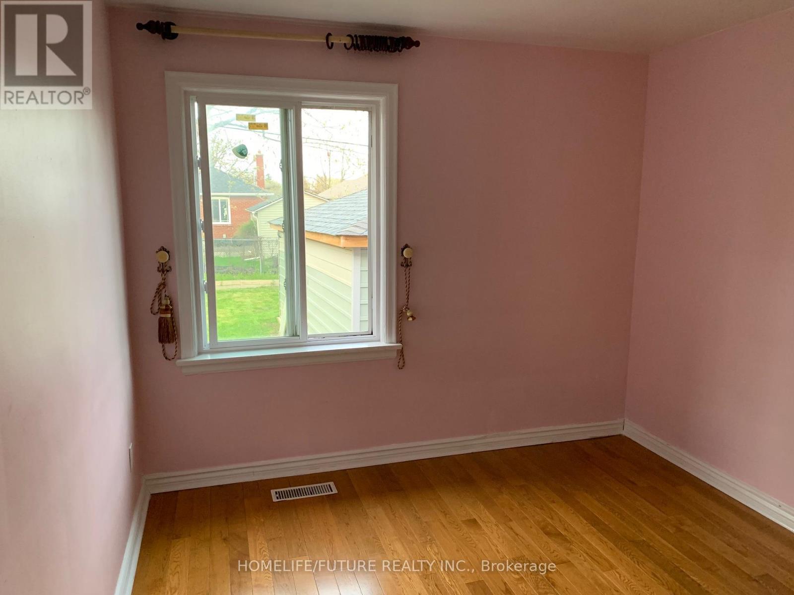 Main - 1 Maxim Crescent, Toronto, Ontario  M1P 1Y1 - Photo 10 - E13148242