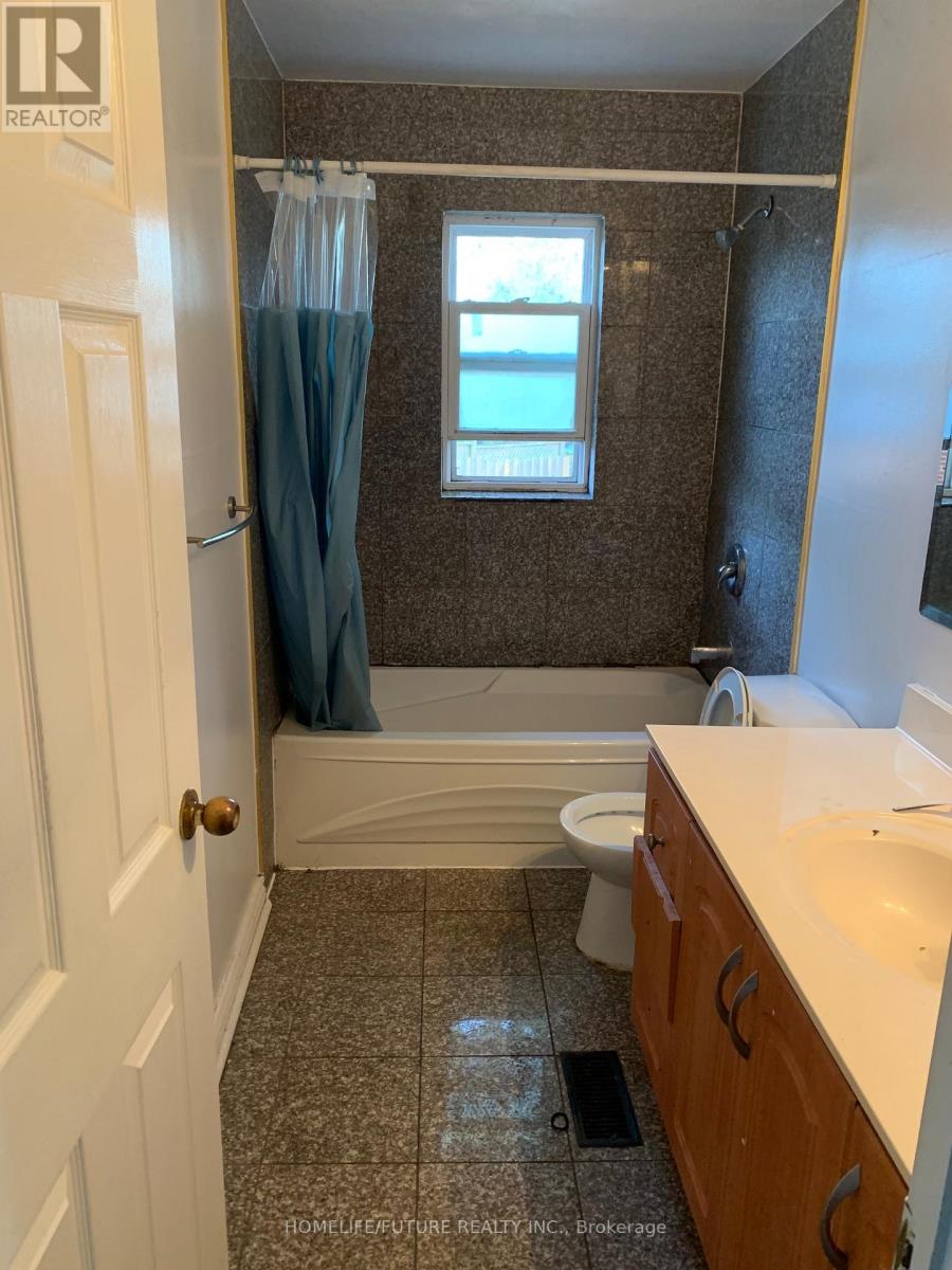 Main - 1 Maxim Crescent, Toronto, Ontario  M1P 1Y1 - Photo 12 - E13148242