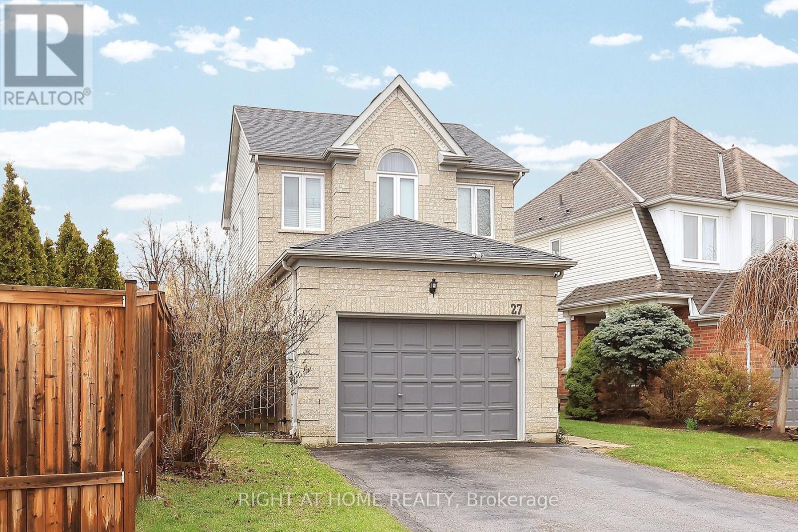 27 FOUNDRY LANE, Whitby, Ontario