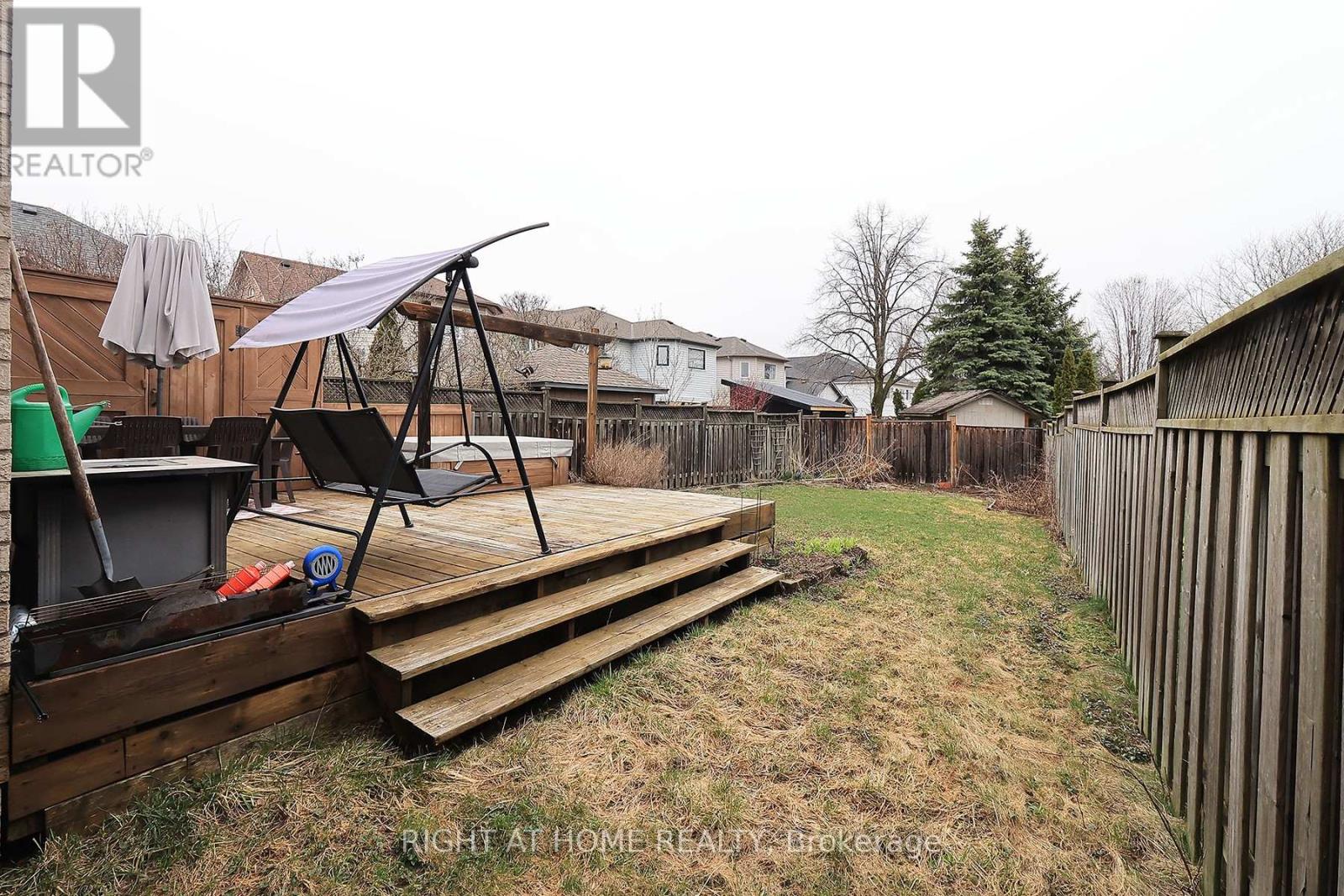 27 Foundry Lane, Whitby, Ontario  L1P 1M5 - Photo 33 - E13148268