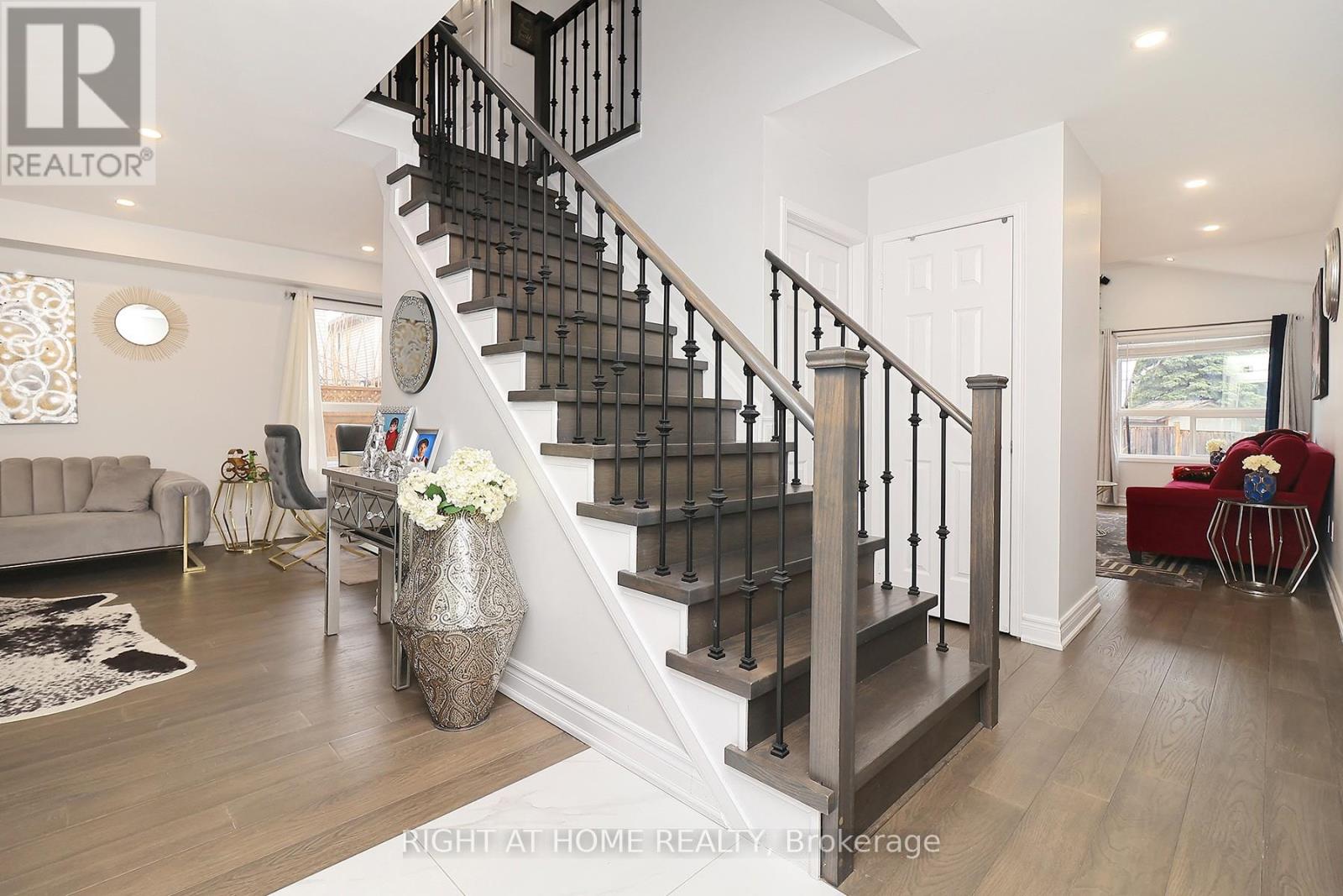 27 Foundry Lane, Whitby, Ontario  L1P 1M5 - Photo 7 - E13148268