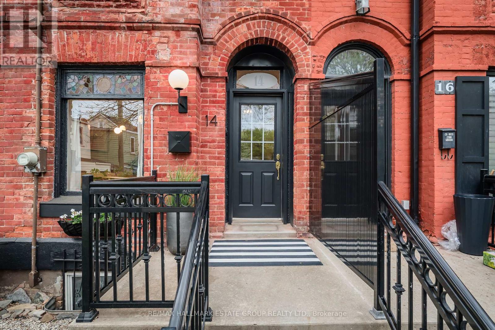 14 Austin Avenue, Toronto, Ontario  M4M 1V6 - Photo 2 - E13148508