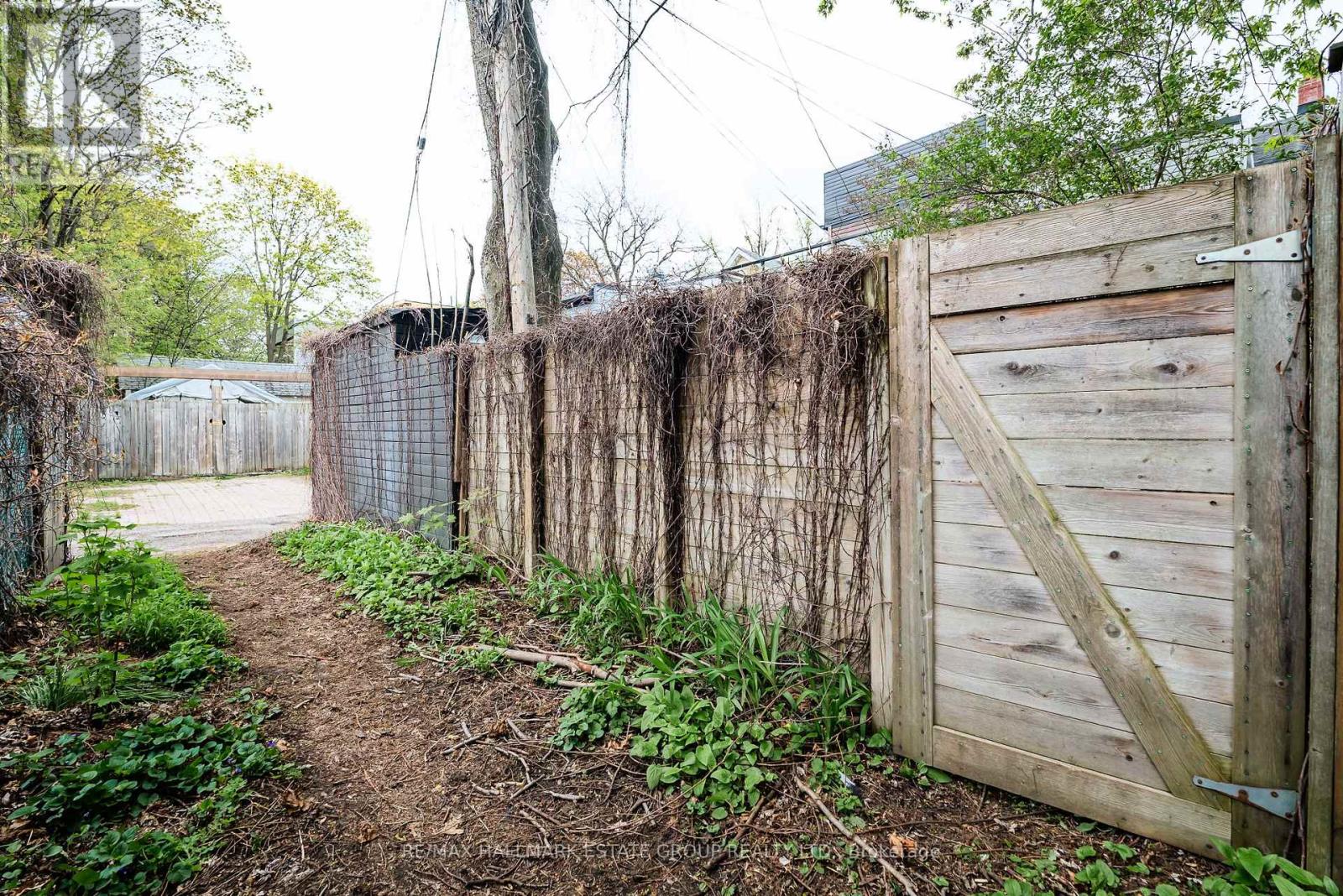 14 Austin Avenue, Toronto, Ontario  M4M 1V6 - Photo 43 - E13148508